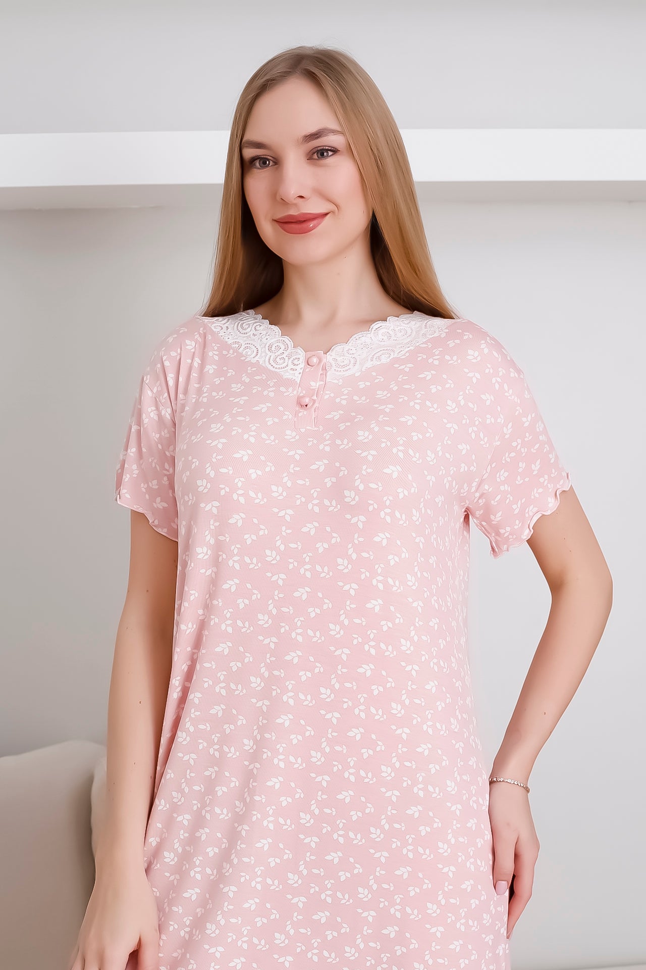 Kadın Büyük Bedenli Anne Geceliği Dantel Detaylı Önü Düğmeli Desenli Kısa Gecelik - 1044