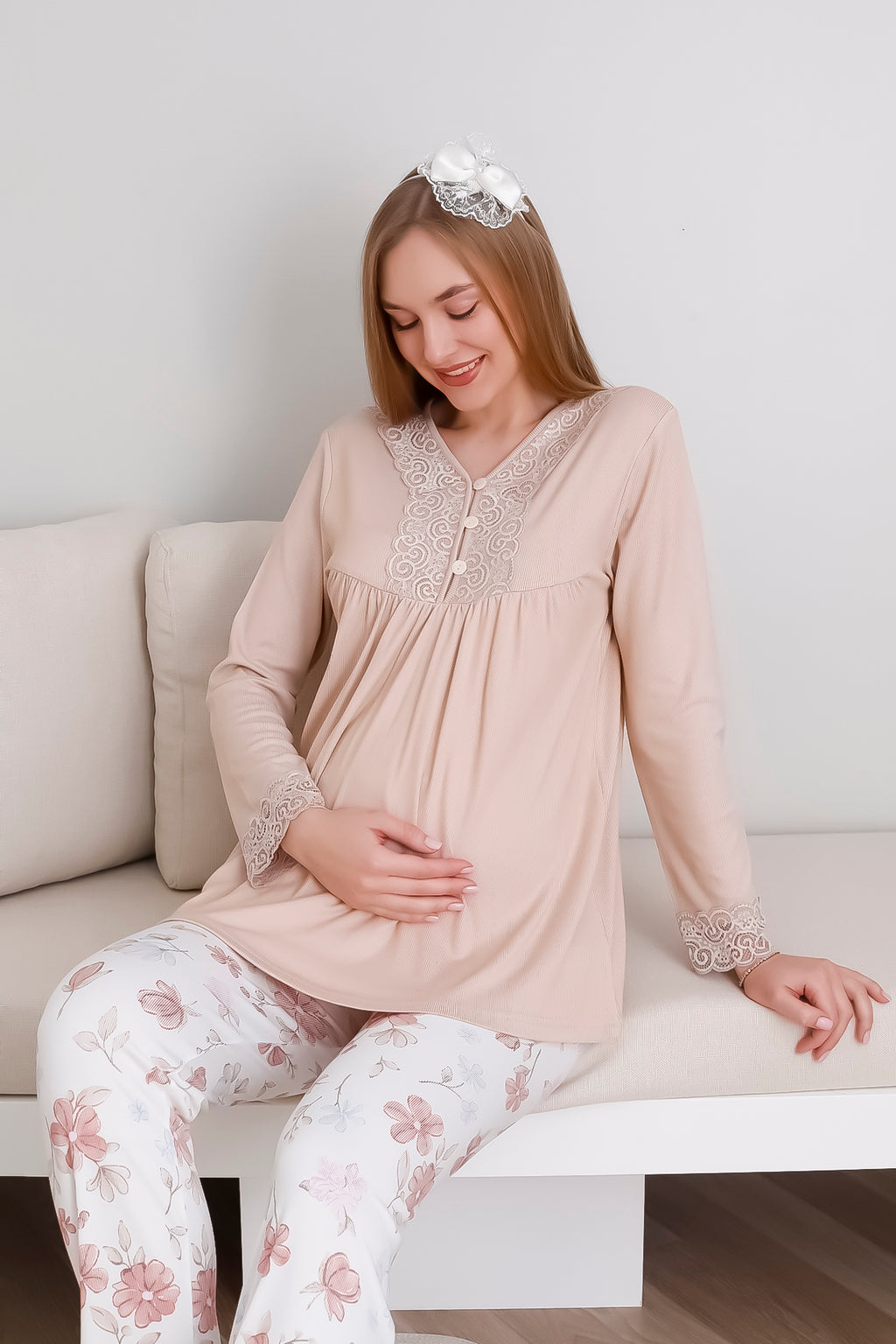 Hamile Pijama Takımı Melisa Kumaş Çiçek Desenli / Dantel Detaylı Önü Düğmeli 1173