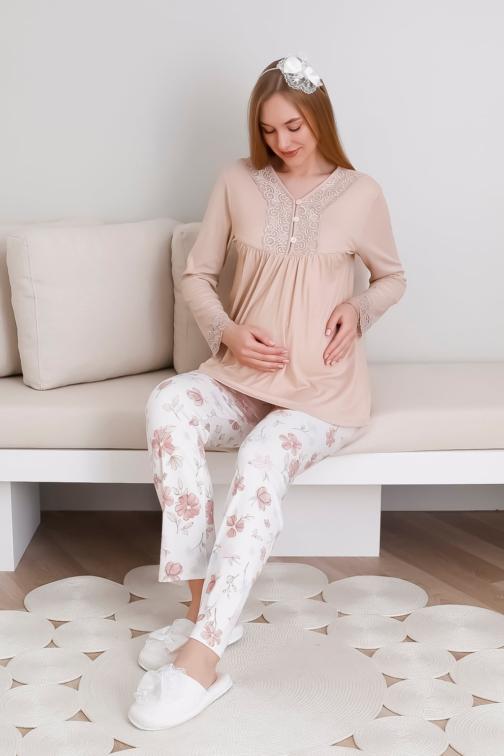 Hamile Pijama Takımı Melisa Kumaş Çiçek Desenli / Dantel Detaylı Önü Düğmeli 1173