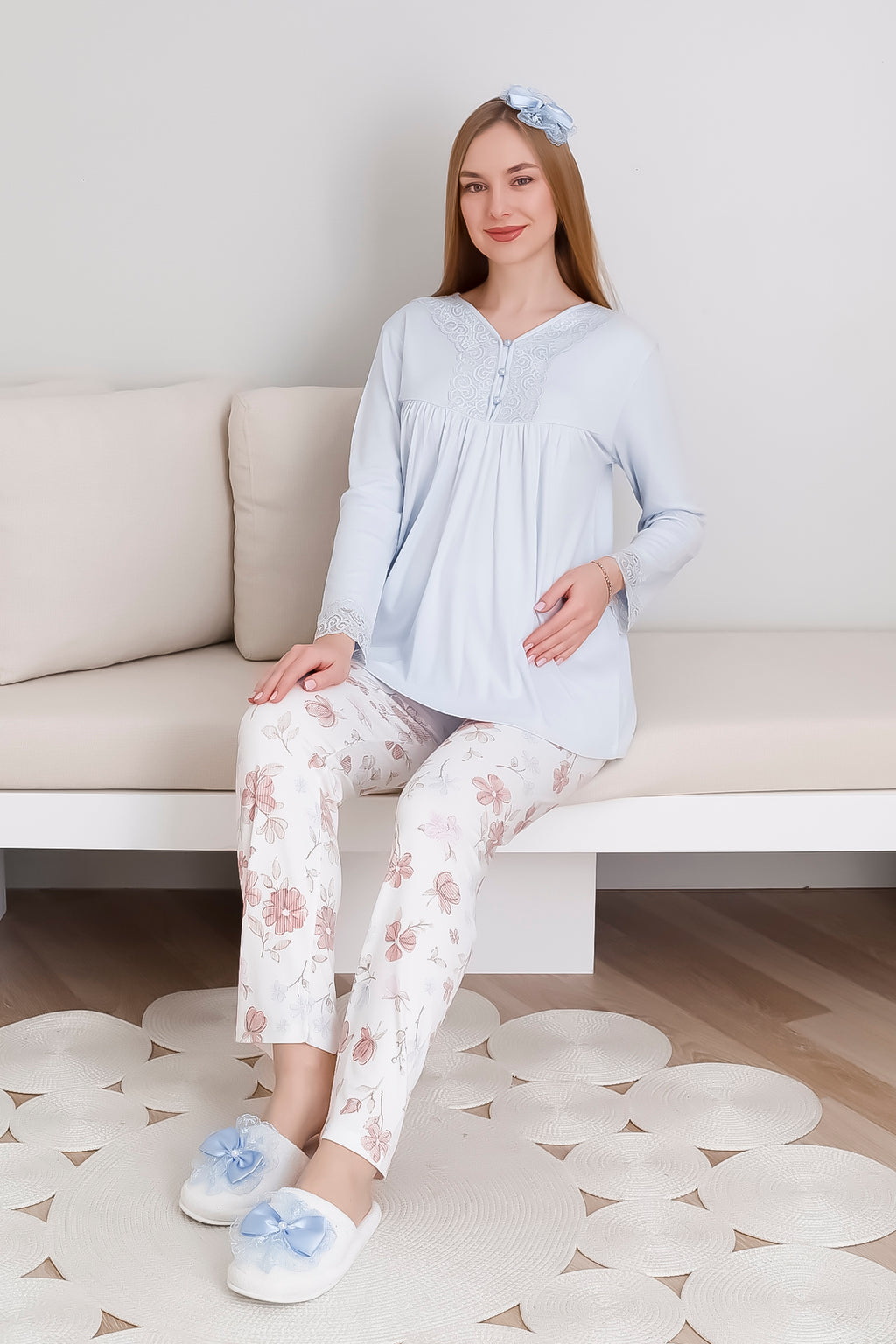 Hamile Pijama Takımı Melisa Kumaş Çiçek Desenli / Dantel Detaylı Önü Düğmeli 1173