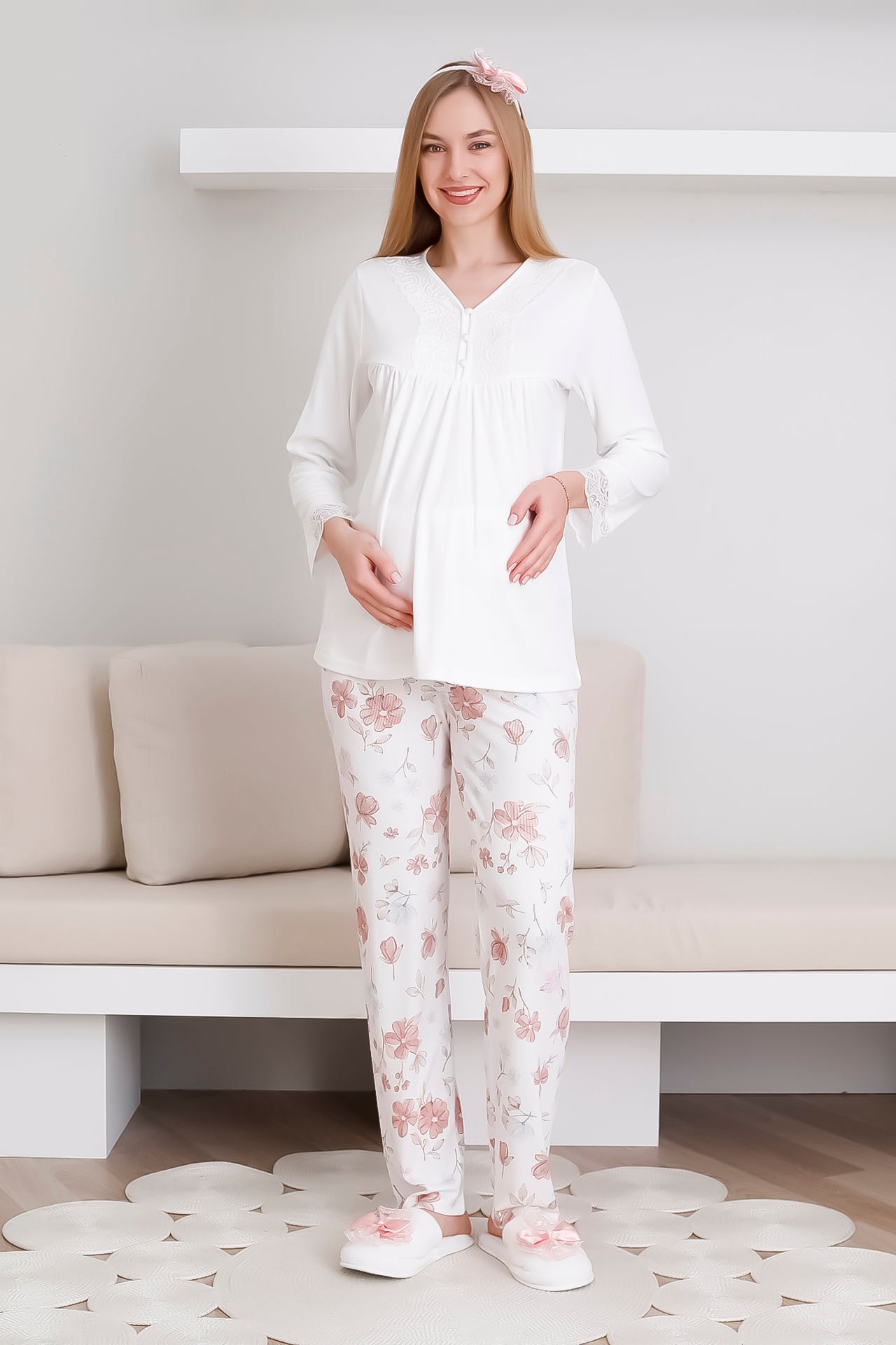 Hamile Pijama Takımı Melisa Kumaş Çiçek Desenli / Dantel Detaylı Önü Düğmeli 1173