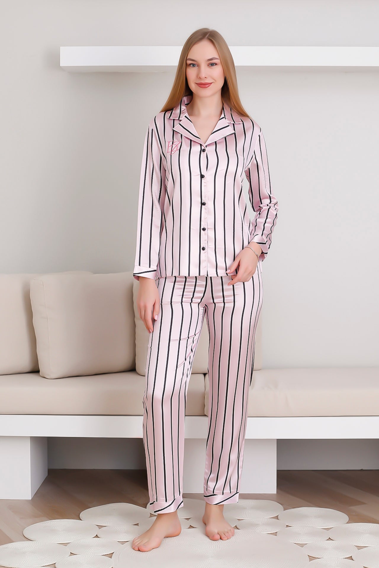 Saten Kadın Pijama Takımı Logolu, Çizgili Gecelik Pijama Önü Düğmeli - 0250-2