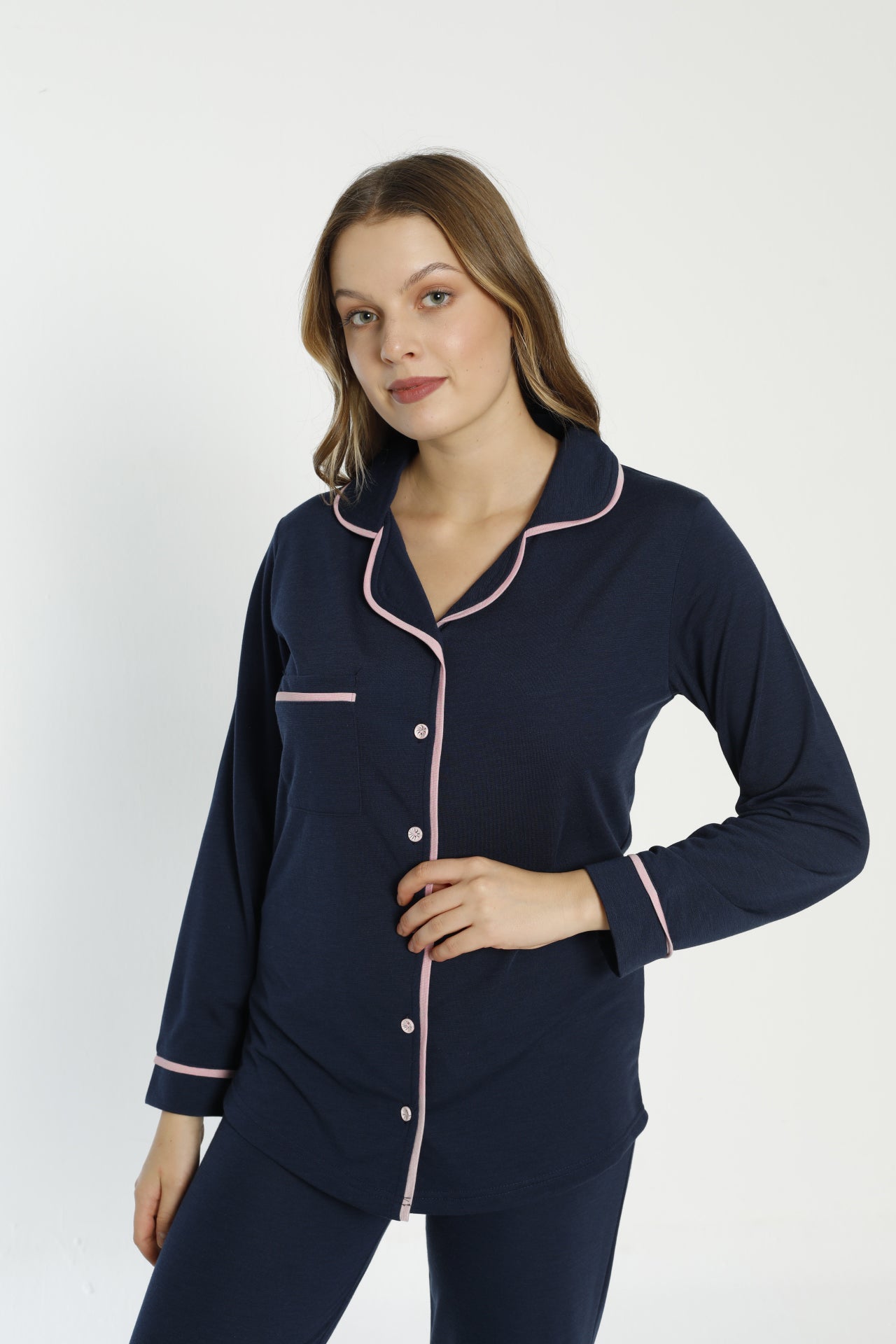 Uzun Kollu Kadın Pijama Takımı - Düğmeli ve Saten Detaylı - 0219