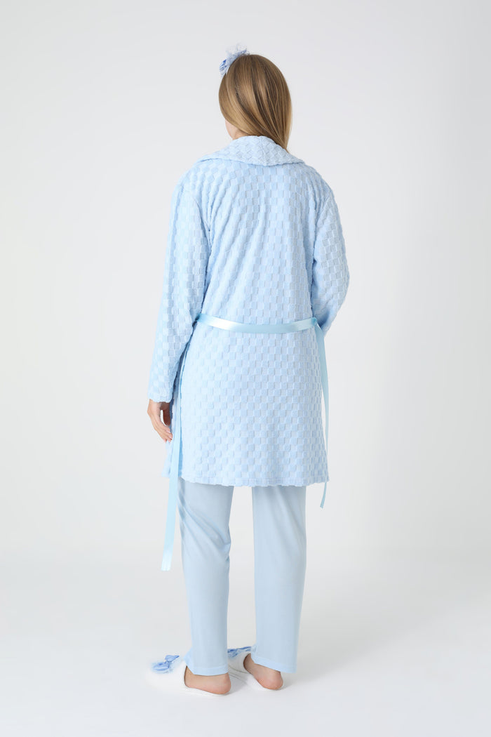 Hamile Pijama ve Sabahlık Takımı – 3'lü Lohusa Seti, Fiyonklu Dantel V Detaylı Pijama ve Kadife Dokulu Sabahlık - 3481