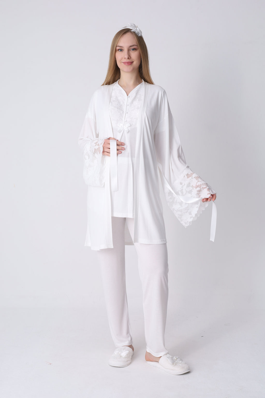 Geniş Dantel Kollu Sabahlık ve 3’lü Emzirme Pijama Seti – Premium Lohusa Koleksiyonu - 3468