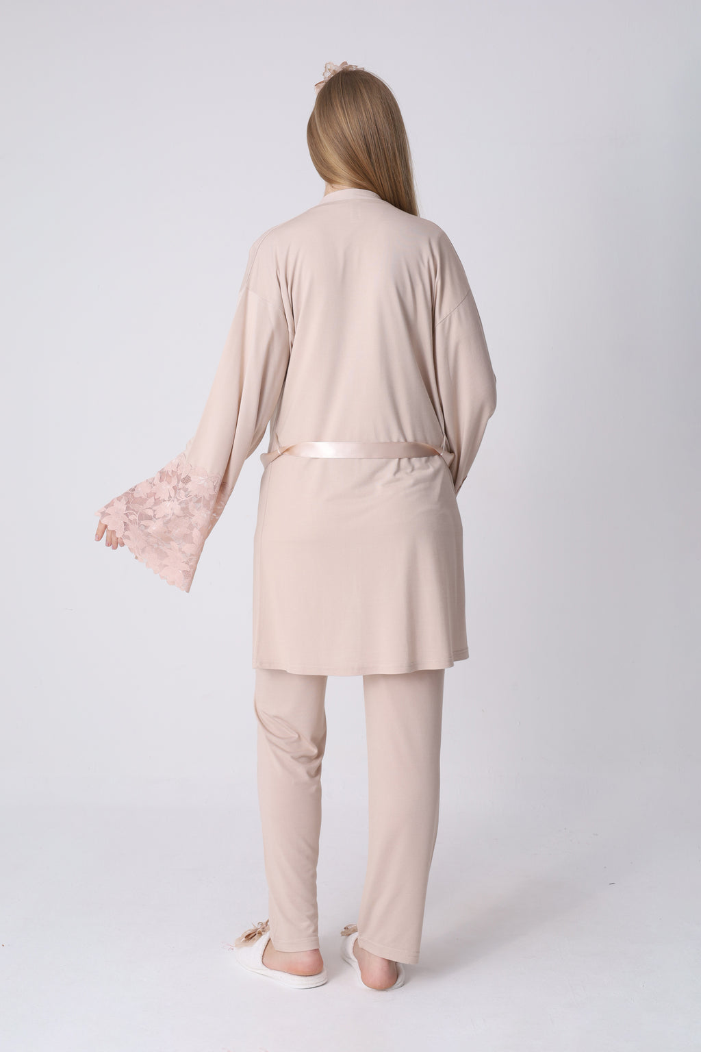 Geniş Dantel Kollu Sabahlık ve 3’lü Emzirme Pijama Seti – Premium Lohusa Koleksiyonu - 3468