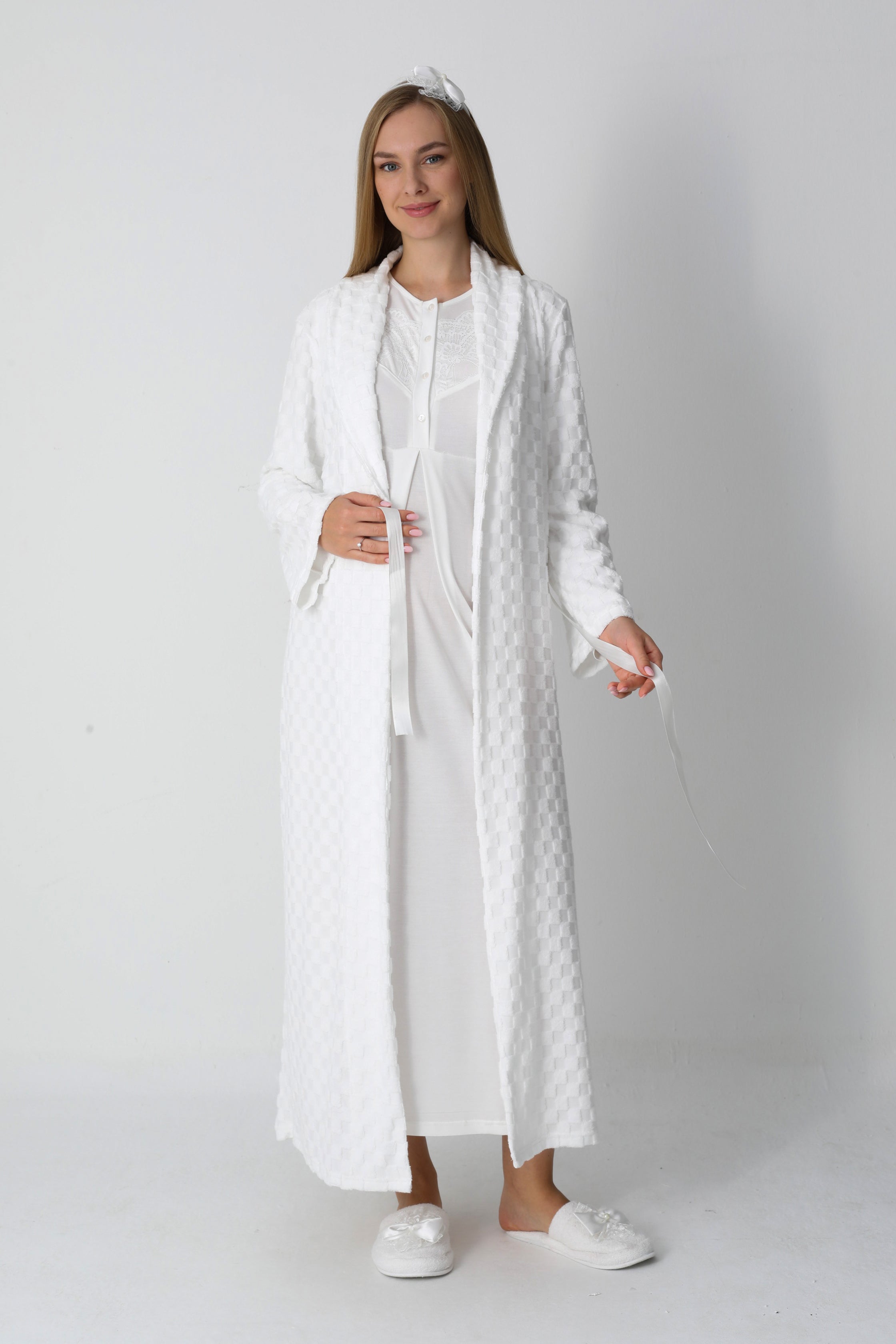 Hamile Lohusa Gecelik & Kareli Jakarlı Sabahlık 2’li Set – Viskoz Pamuk Kumaş, Düğmeli Emzirme - 2313