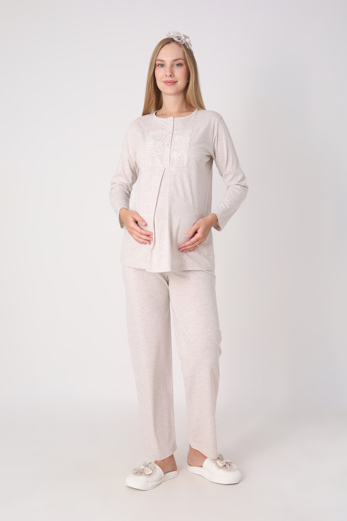 Hamile Pijama ve Sabahlık Takımı – 3’lü Lohusa Seti, Kendinden Desenli Sabahlık ve Dantelli Üst - 3482 10