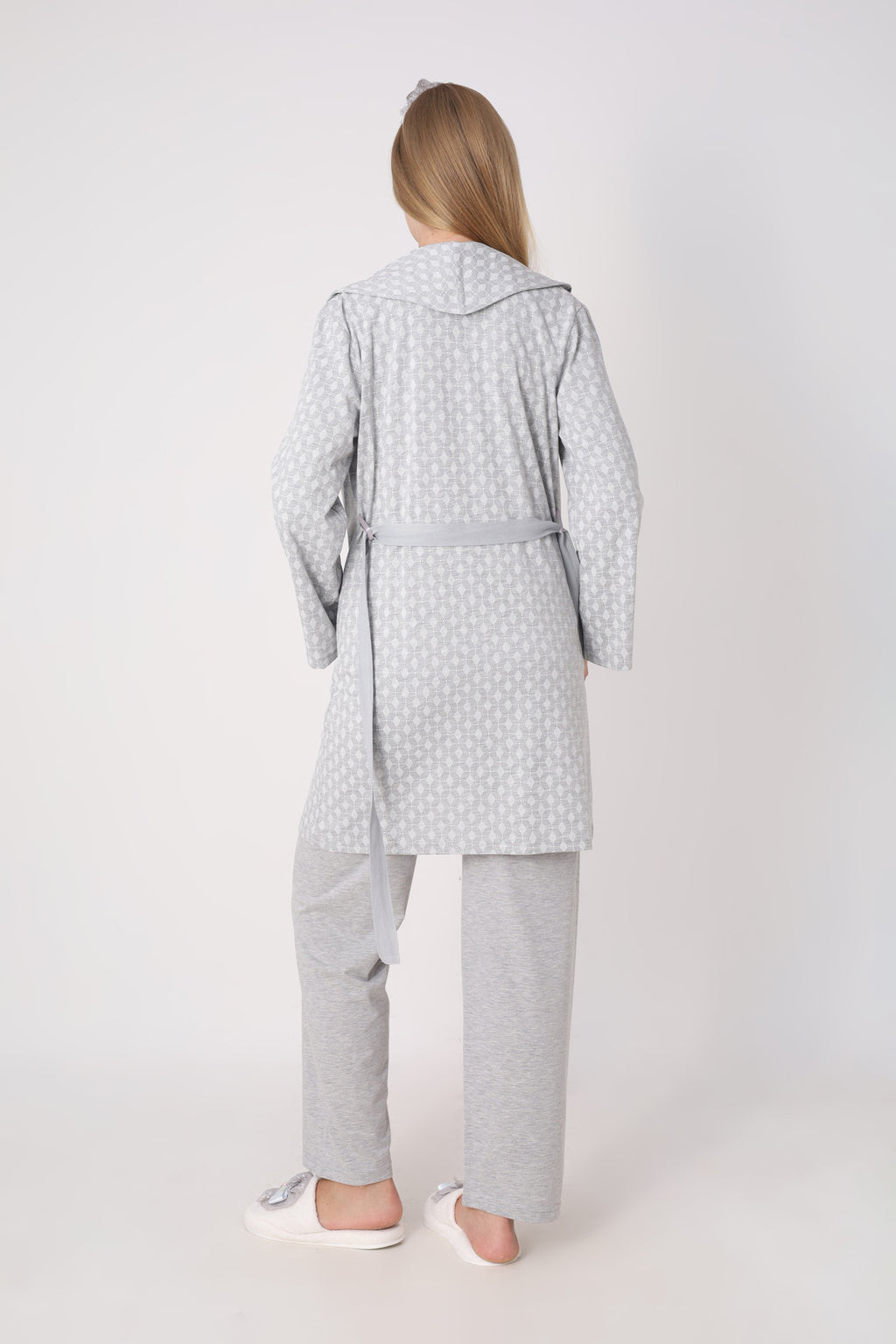 Hamile Pijama ve Sabahlık Takımı – 3’lü Lohusa Seti, Kendinden Desenli Sabahlık ve Dantelli Üst - 3482