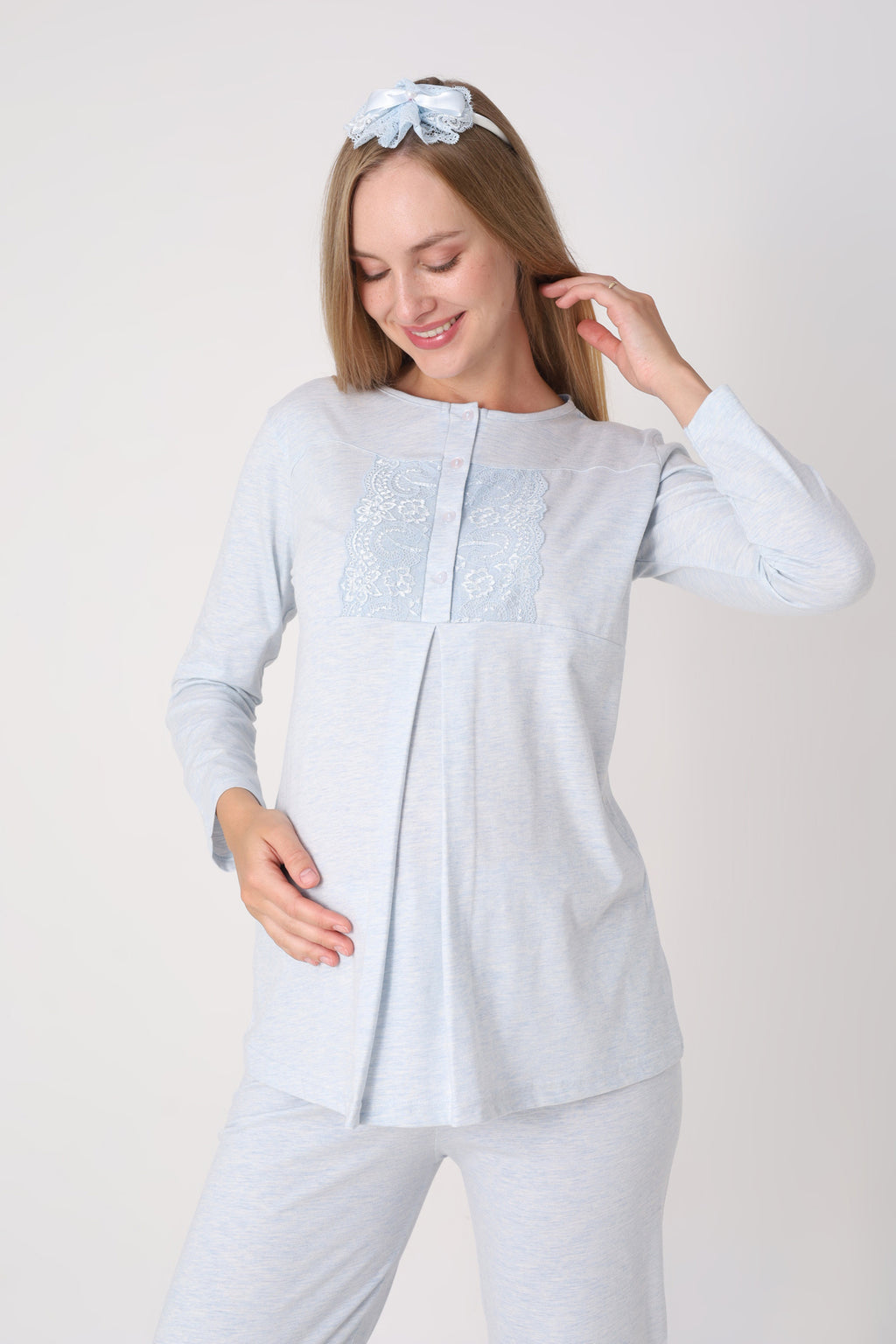Hamile Pijama ve Sabahlık Takımı – 3’lü Lohusa Seti, Kendinden Desenli Sabahlık ve Dantelli Üst - 3482