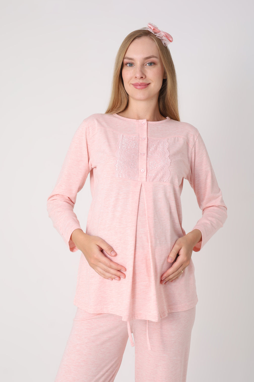 Hamile Pijama ve Sabahlık Takımı – 3’lü Lohusa Seti, Kendinden Desenli Sabahlık ve Dantelli Üst - 3482