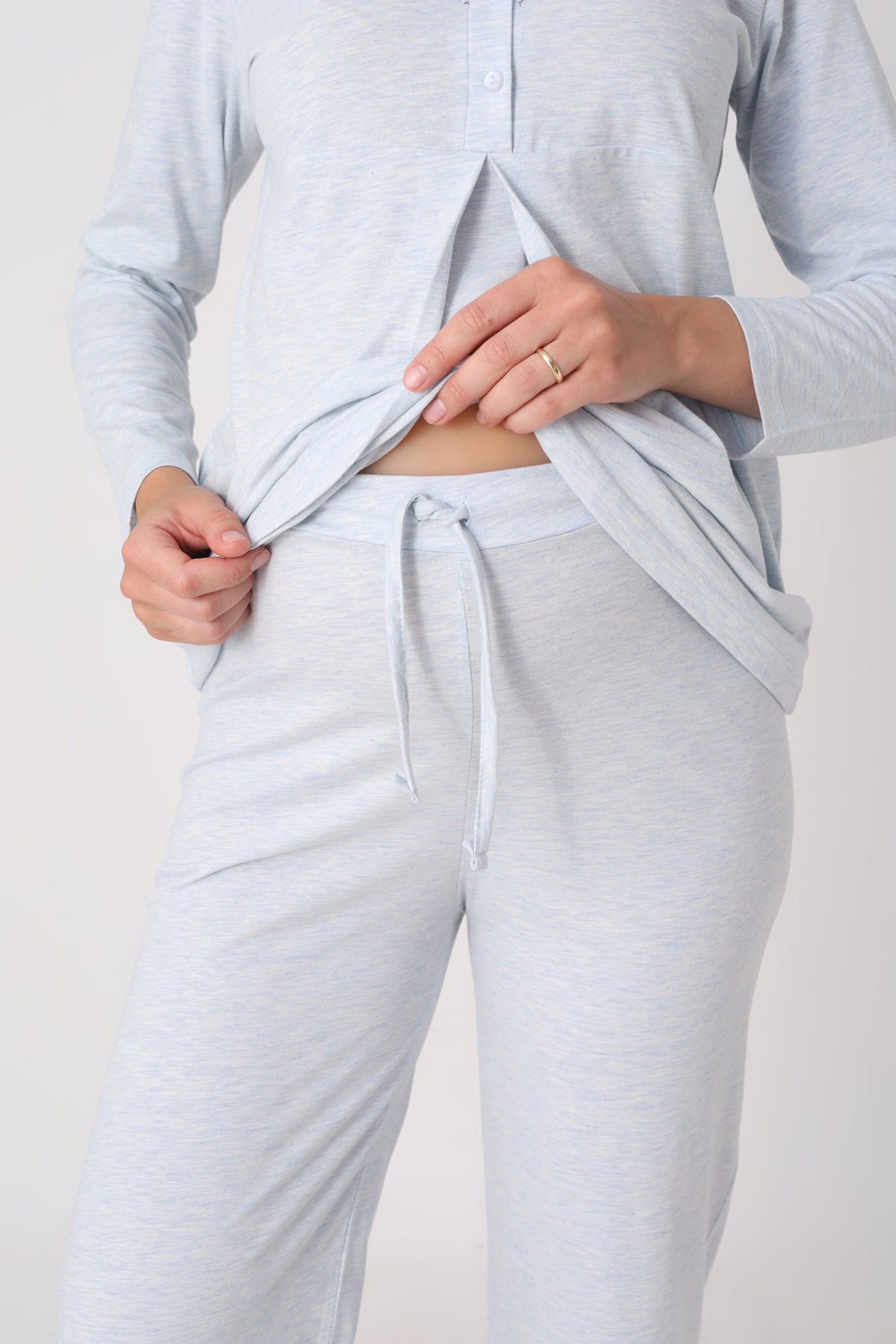 Hamile Pijama ve Sabahlık Takımı – 3’lü Lohusa Seti, Geometrik Desen Sabahlık ve Biye Detaylı Üst - 3483 6